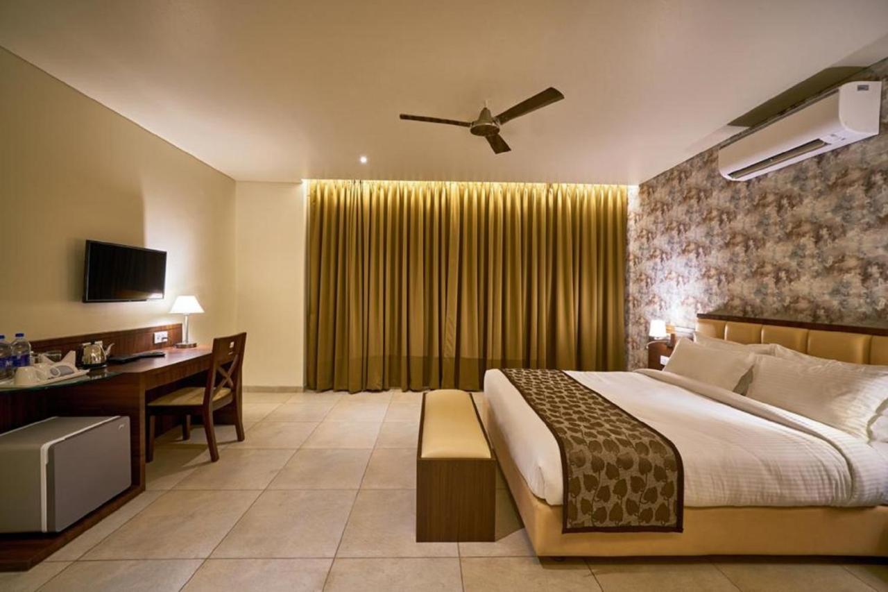 קולהאפור Hotel Shlok מראה חיצוני תמונה